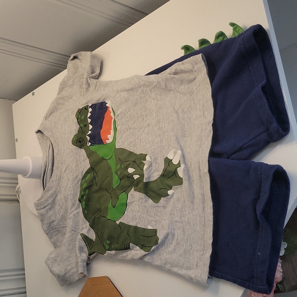 Carters 3t dinosaur set